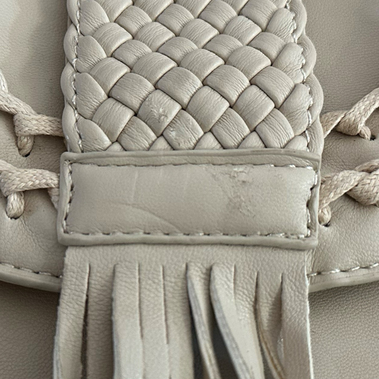 D22 Hayden Harnett Beige Leather Crossbody Bag