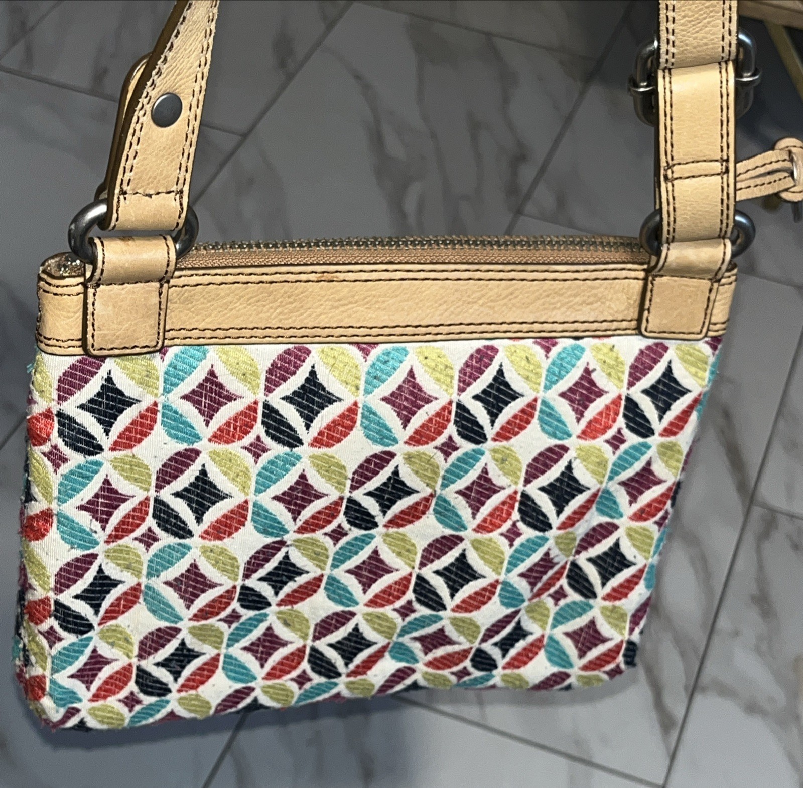 Fossil Colorful Geometric Crossbody Bag Adjustable Leather Strap Zip & Turn Lock
