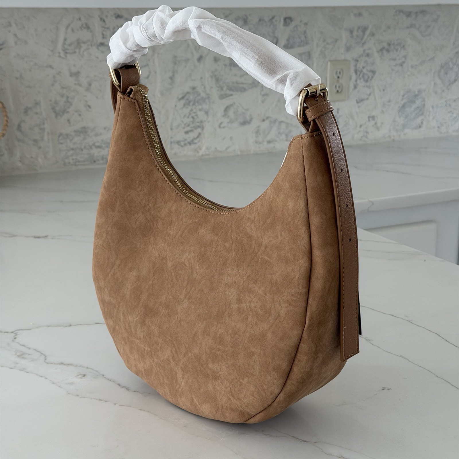 4TH & RECKLESS Una Faux SuedeCrescent Bag Shoulder Purse / Hobo bag in brown tan