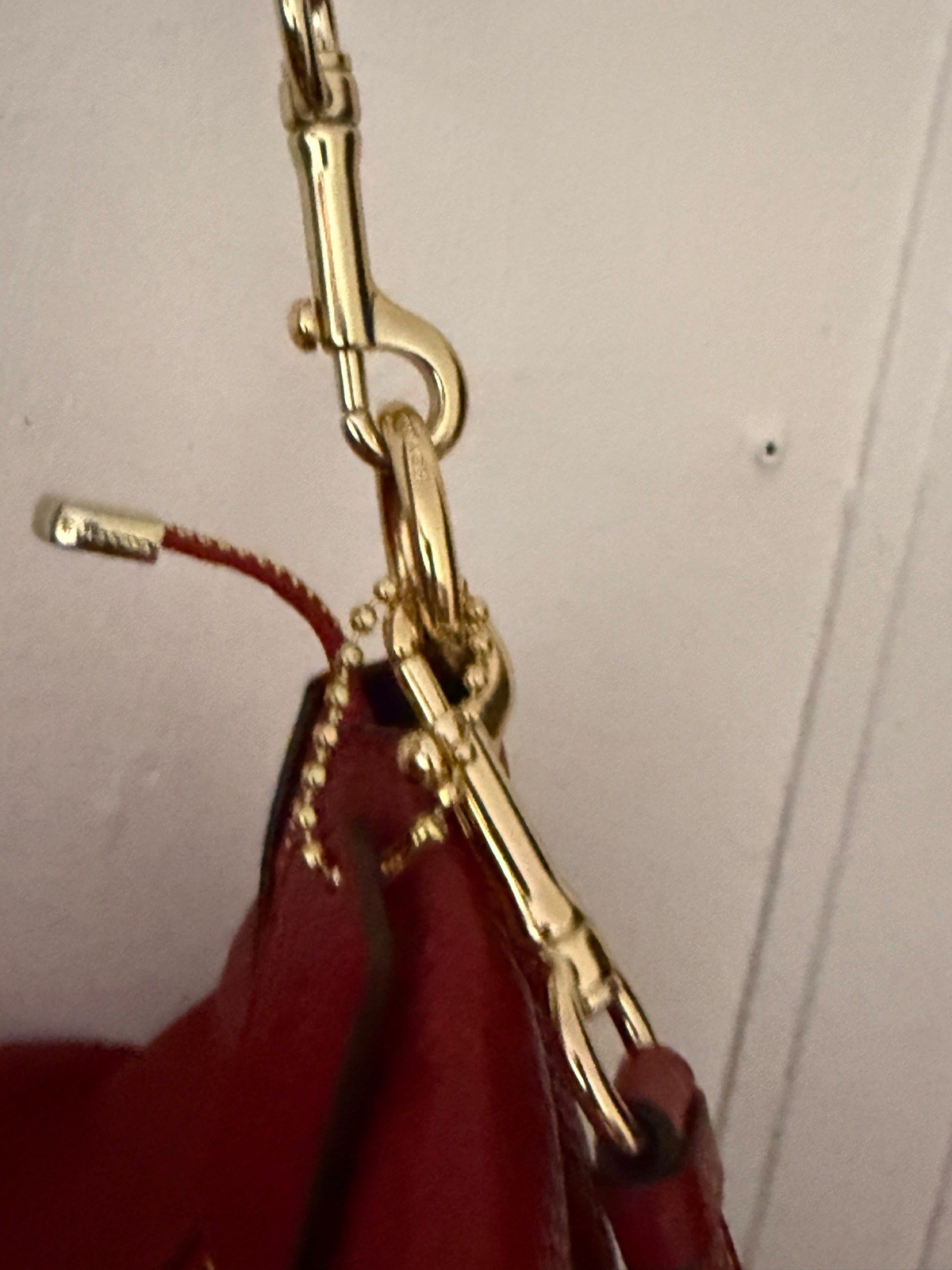 Coach Hobo bag pennie bag in Burgundy Pebbled Crescent