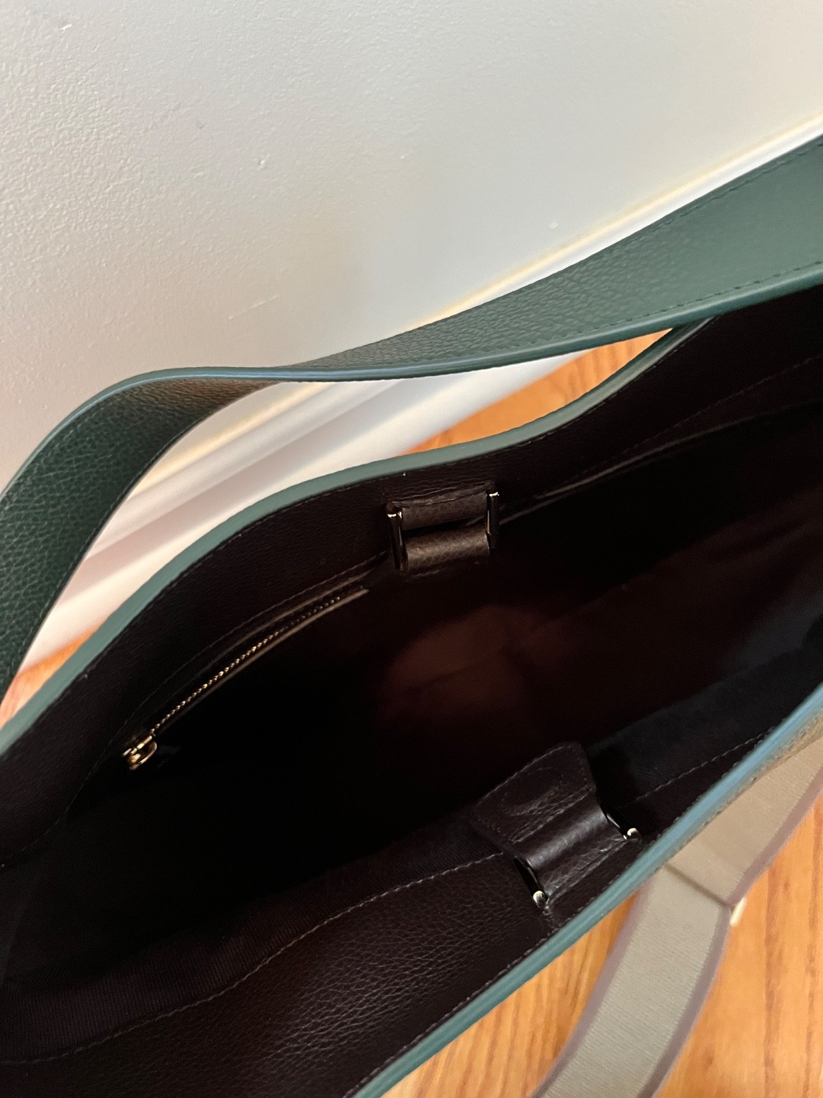 Ferragamo Grain Leather Hobo Bag Dark Green w Dust Bag $2200+ NEW SOLD OUT COLOR