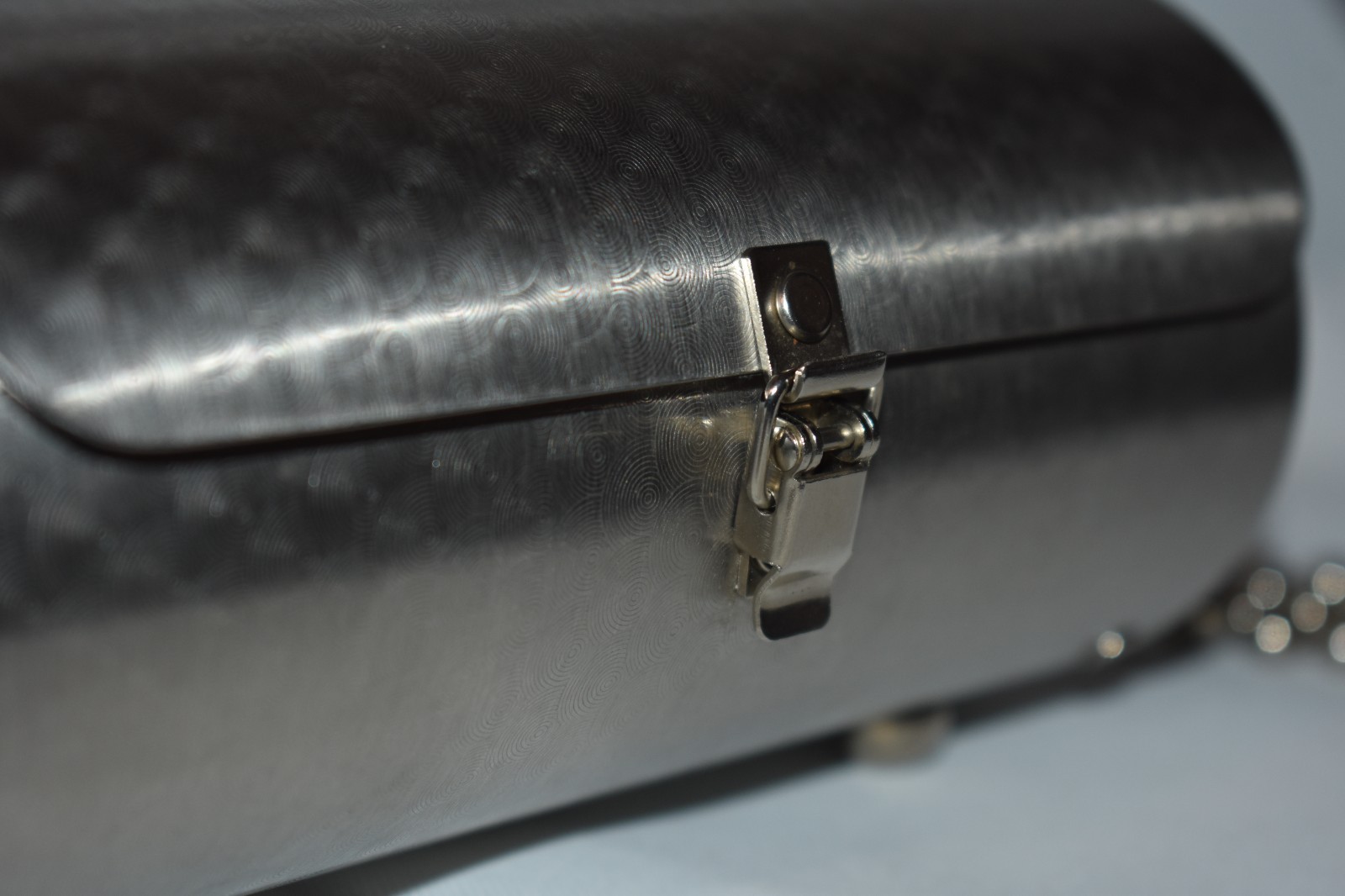 Signed 6″x3″ Vintage Wendy Stevens Stainless Steel Cylinder Crossbody Purse