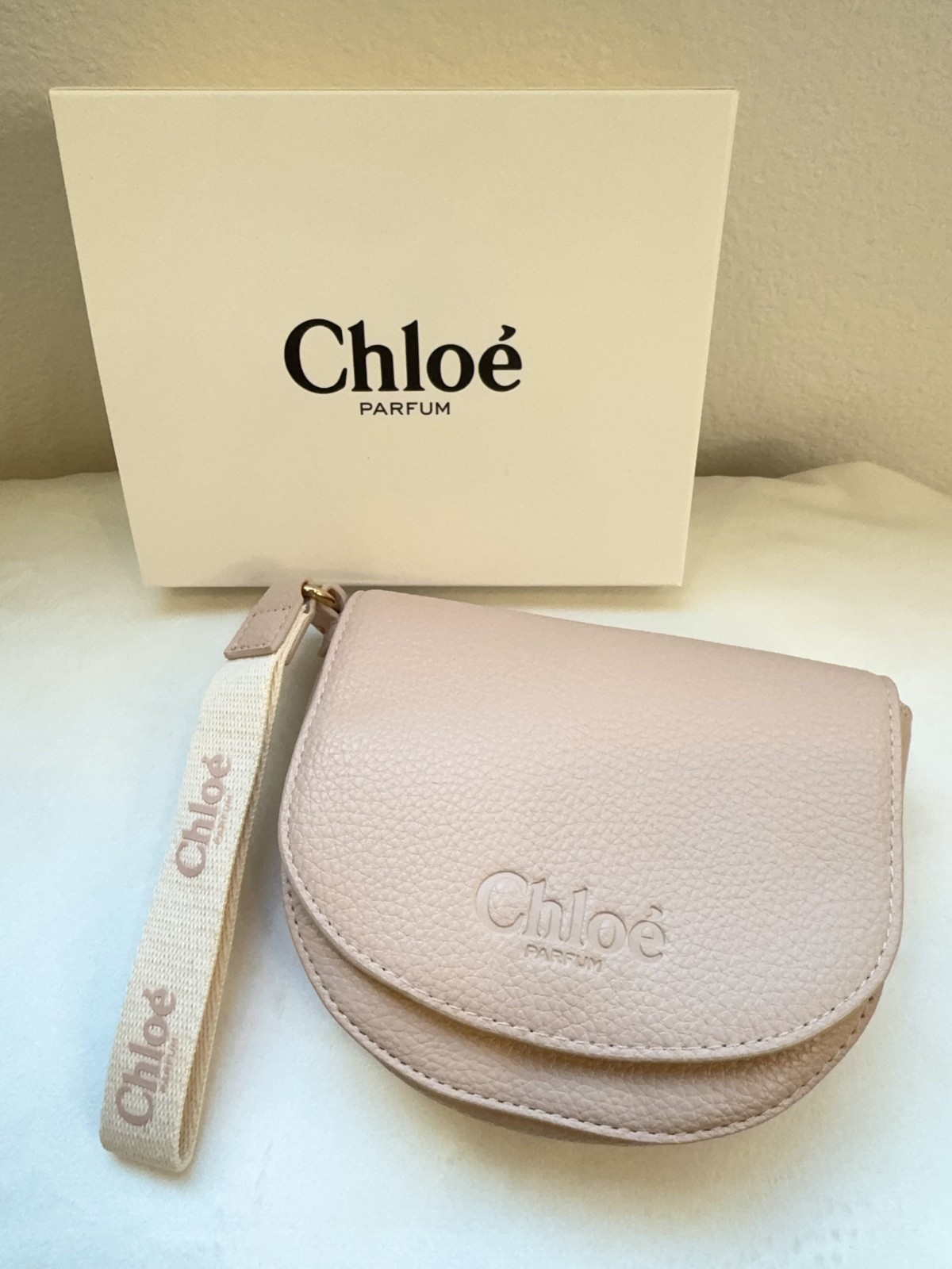 Chloé Parfum Pink Pebbled Leather Wristlet Pouch with Original Gift Box – New