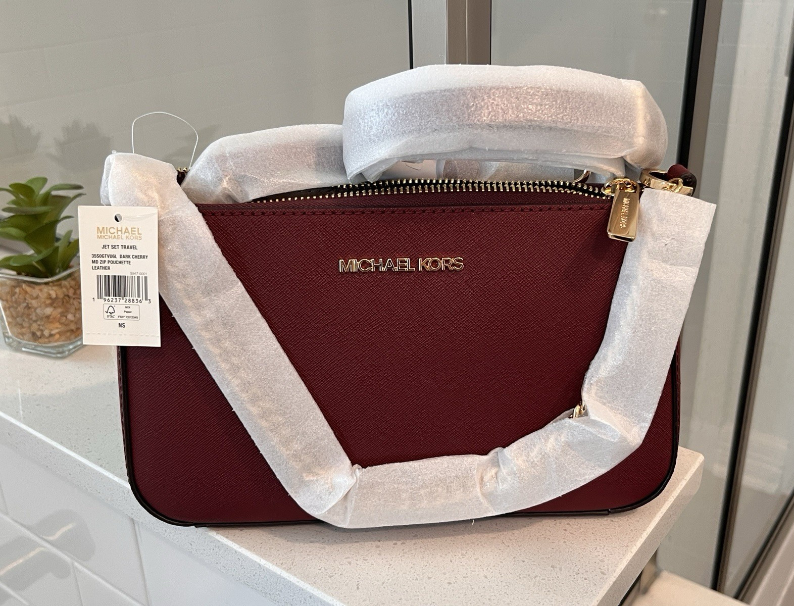 Michael Kors Jet Set Travel Shoulder Bag Dark Cherry Gold Zip, Detachable Strap