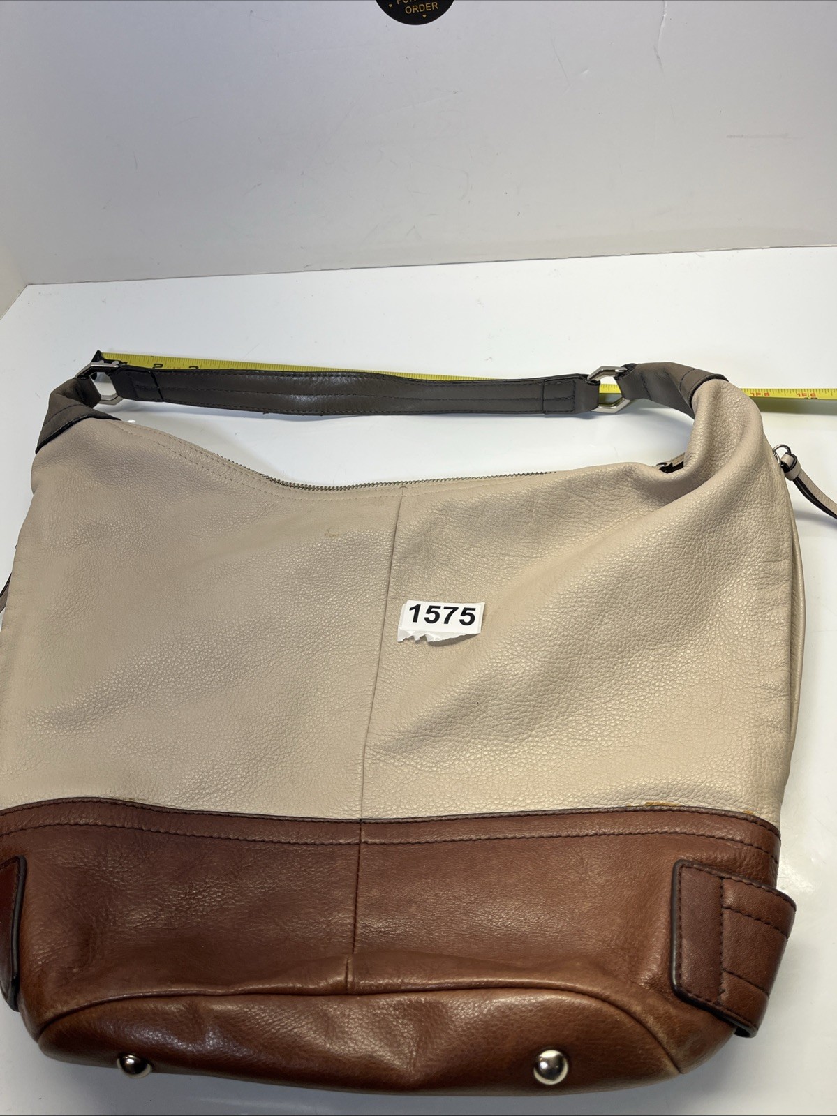 B. Makowsky Pebbled Leather Hobo Bag Cream Brown Shoulder Bag. Side Zip Pockets