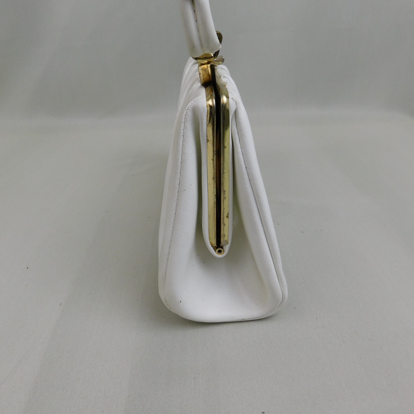 Vintage Leather Hinged Frame Top Handle Bag – White, Gold Tone Hardware #7447
