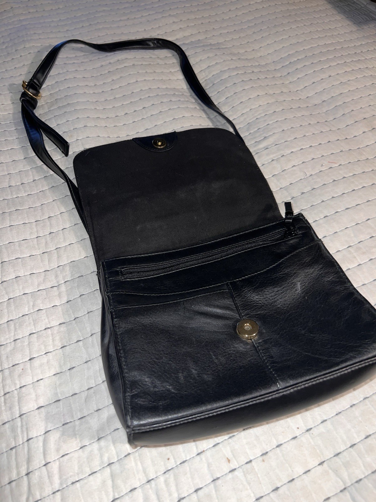 LEATHER SHOULDER BAG GOLD TRIMS