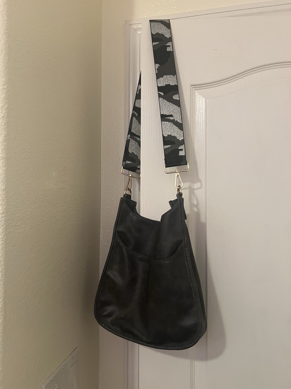 Women’s Black Crossbody Bag Camo Adjustable Strap Zip Gold Hardware Pockets