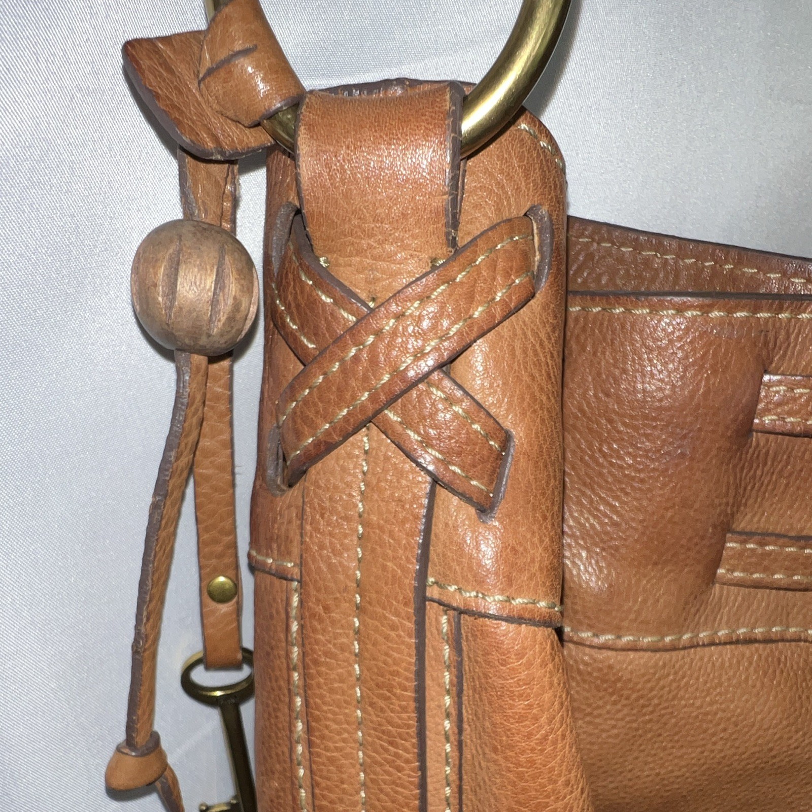 Fossil Brown Pebbled Shoulder Bag Magnetic Closure Gold Hardware Key Lined