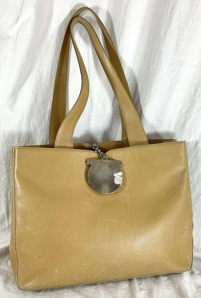 SALVATORE FERRAGAMO Gancini Vintage Authentic Tan Leather Shoulder Bag