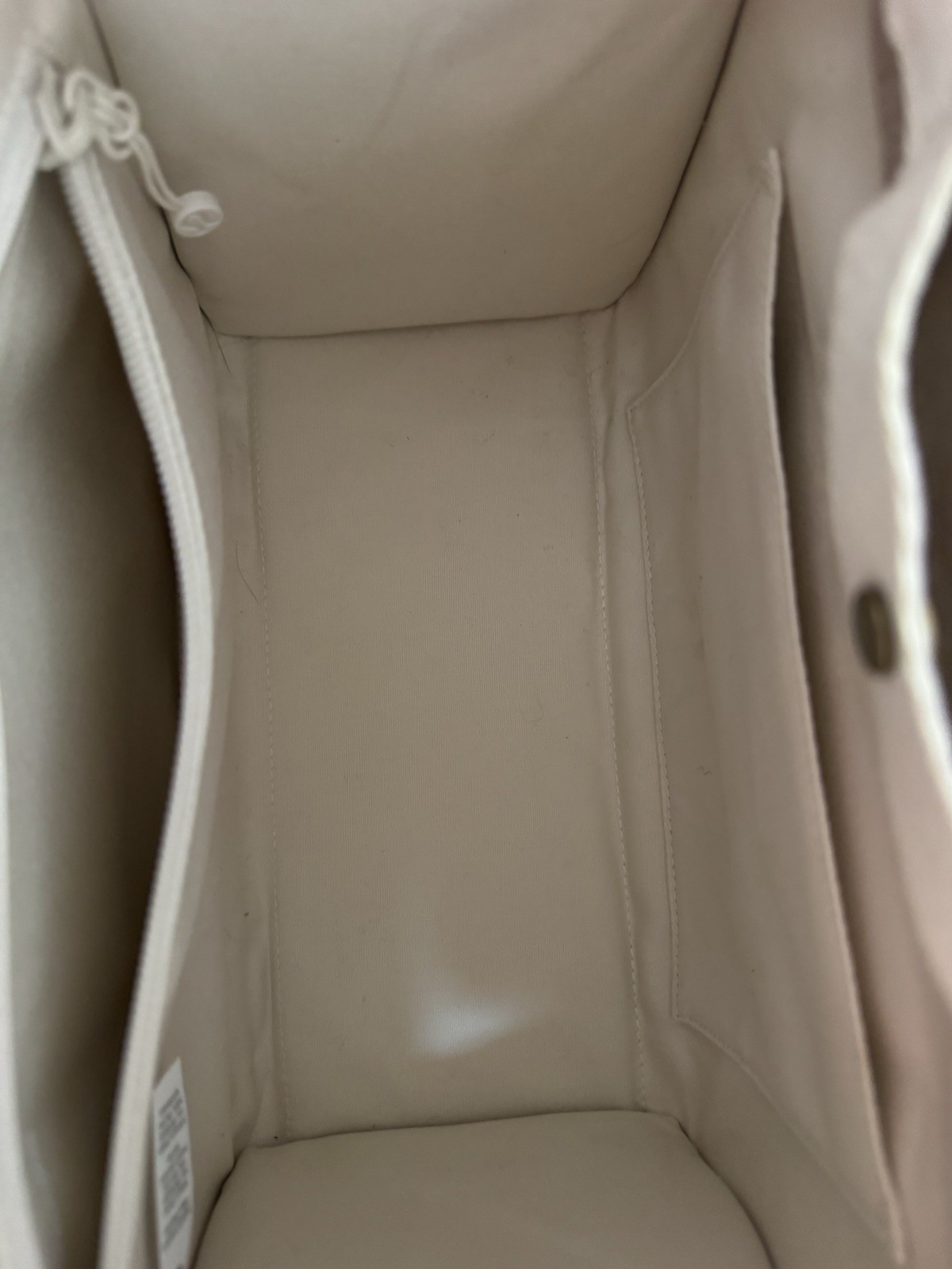 Lululemon Beige Tote Bag Ivory Top Handles Gold Hardware Snap Closure Lined