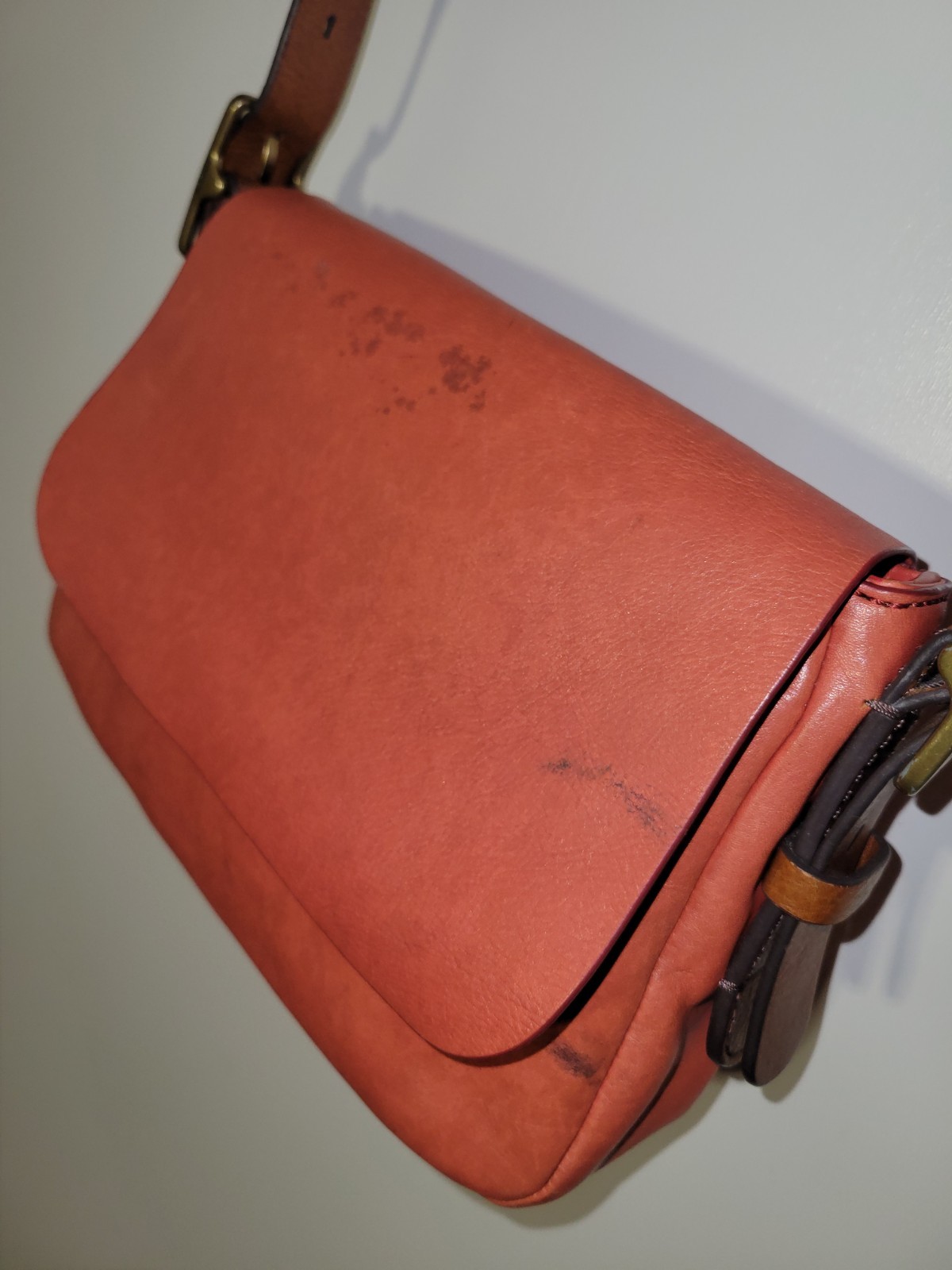 Fossil Harper Womens Cow Hide Leather Flap Cross Body Shoulder Bag Purse Red