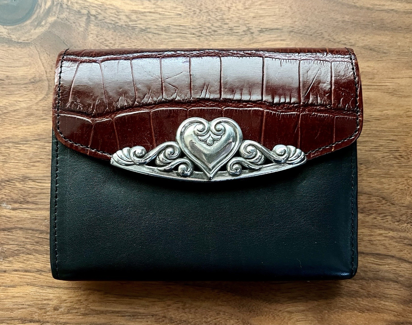 Vintage 1996 Brighton Wallet Crossbody Scrolled Heart Collection, Very Nice!
