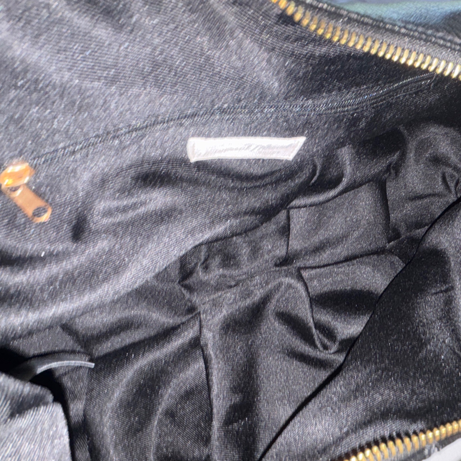 Universal Thread Black Pebbled Crescent Hobo Zip Bag, Gold Hardware, Pockets