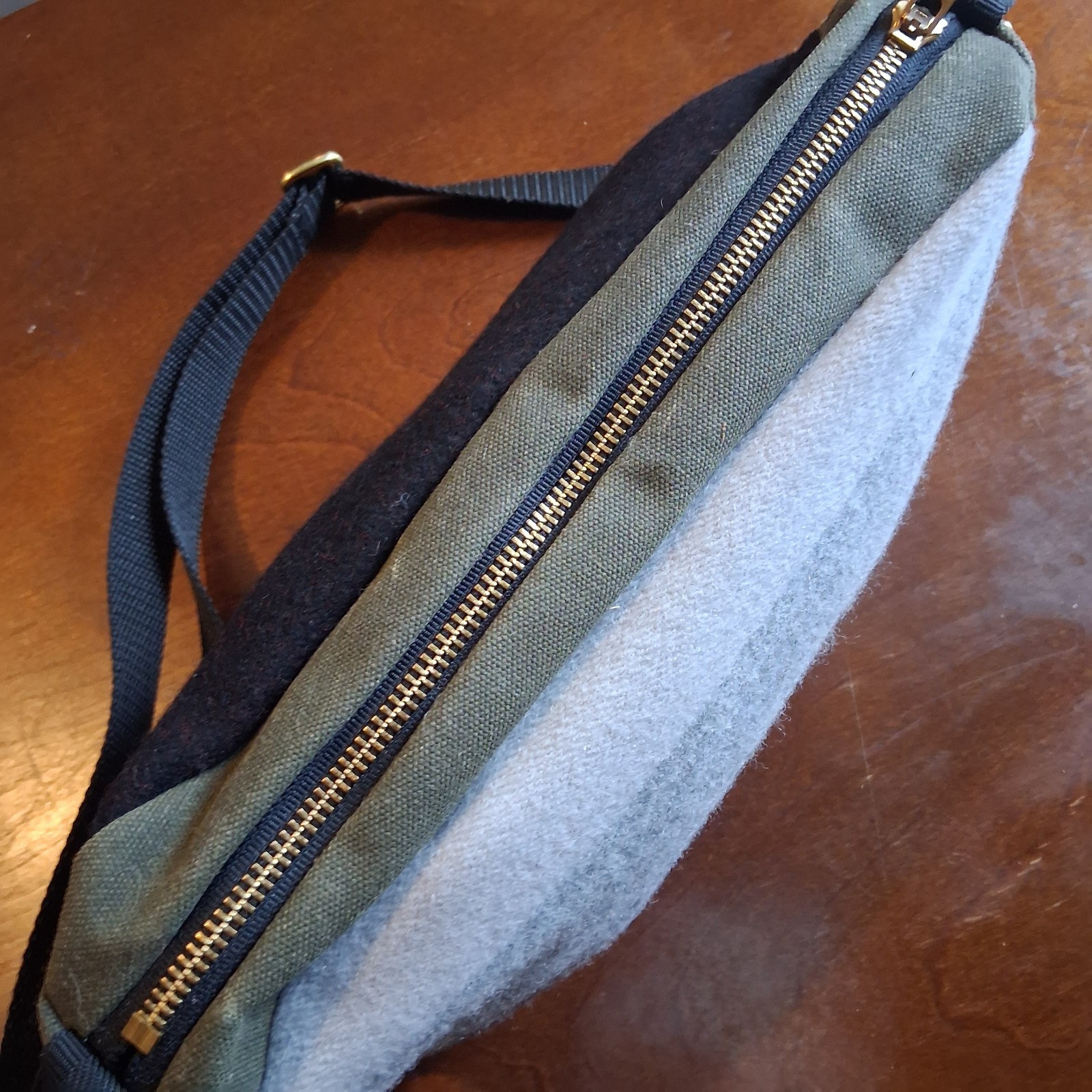 Minimalist Shoulder/Travel Bag Wool Canvas Felt Gray Green White Travel Casual