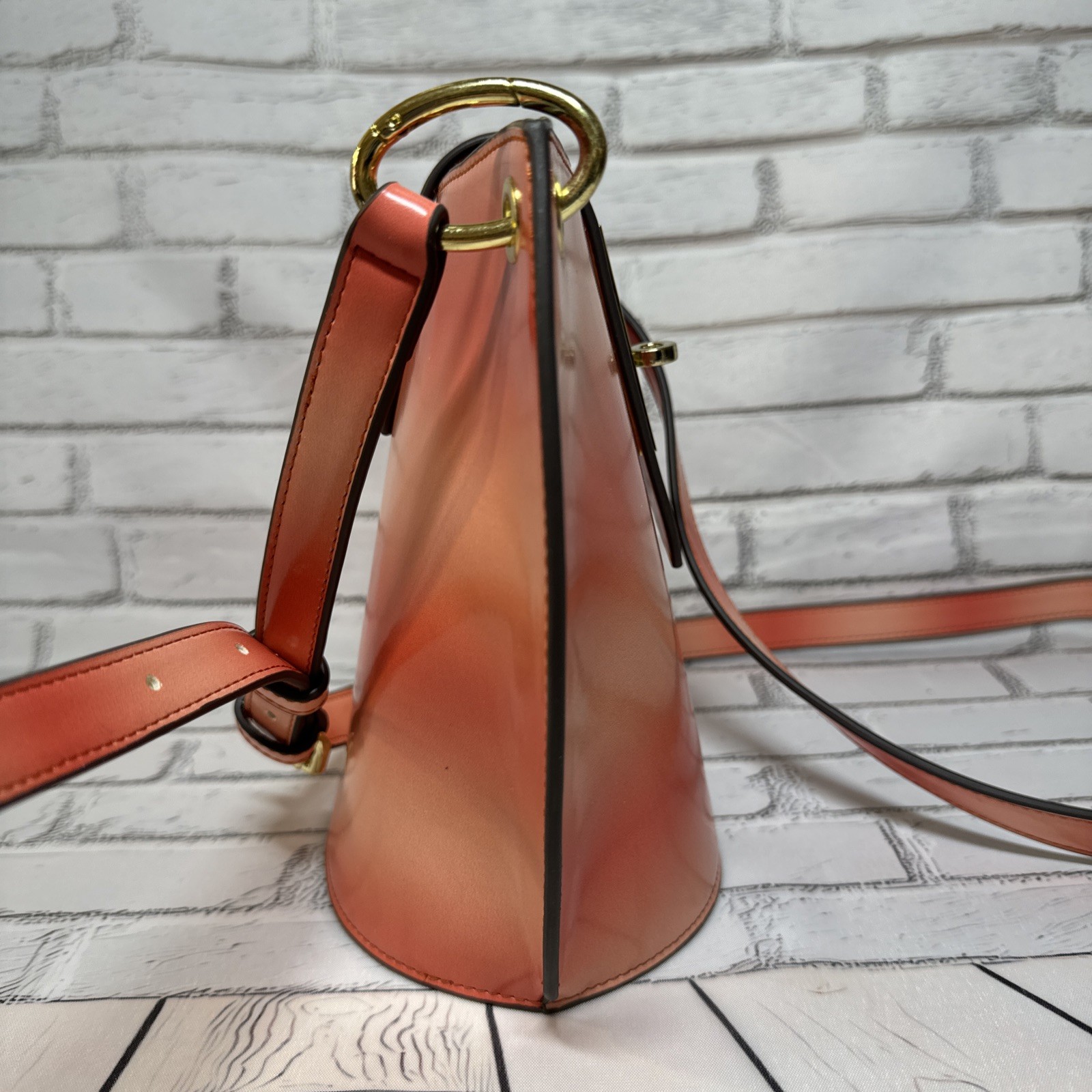 Beautiful bright stylish handbag color orange Unknown brand 7.5″H * 9″W