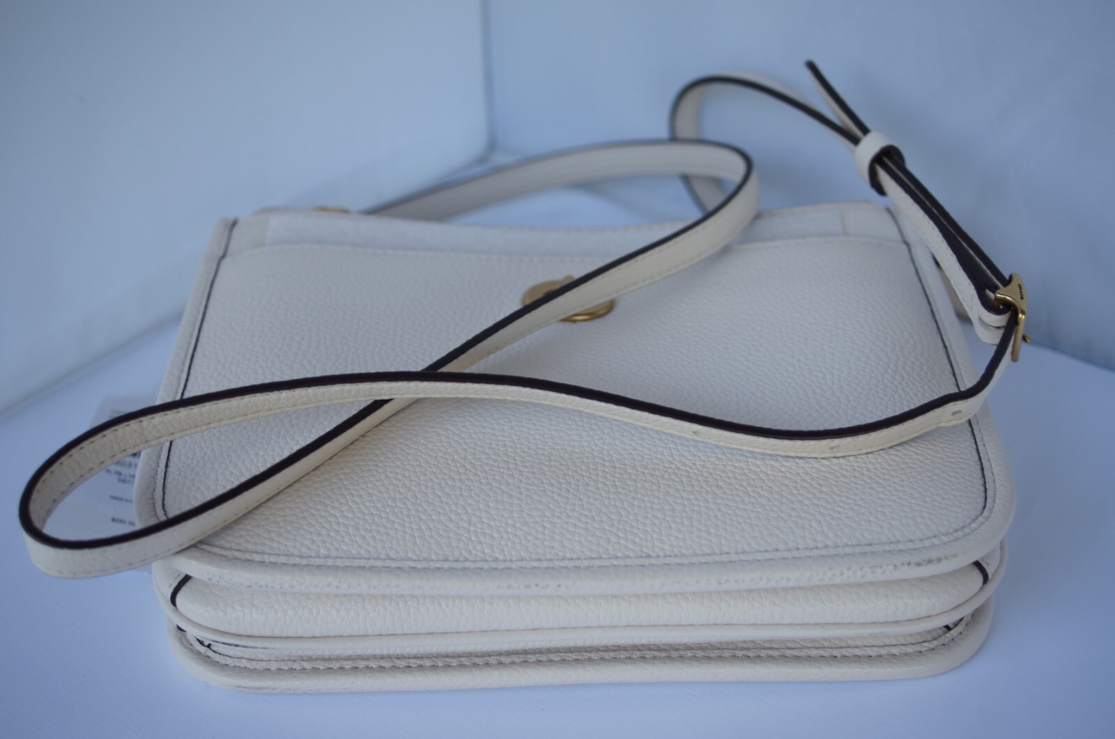 New Coach Women’s Bag Slim Turnlock Crossbody Pebble White Handbag