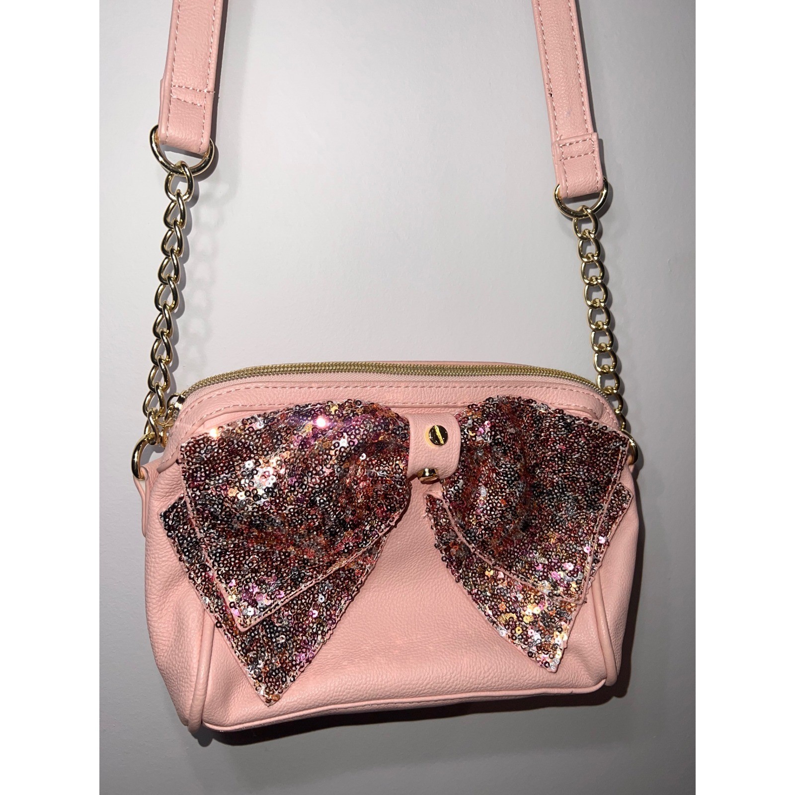 RARE Betsey Johnson Pink Sequin Bow Crossbody Bag Gold Hardware Heart Key Charm
