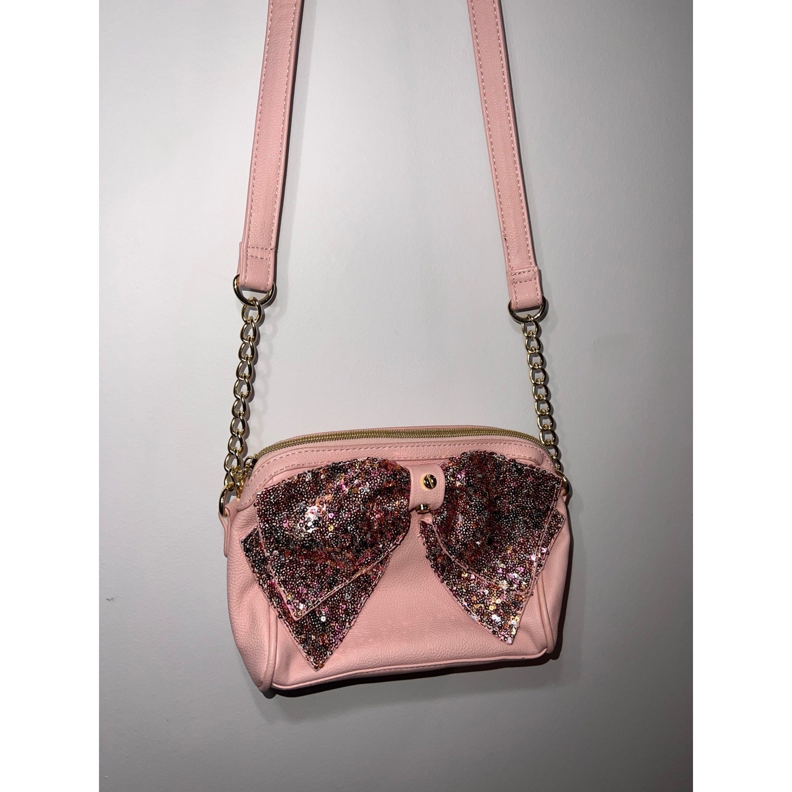 RARE Betsey Johnson Pink Sequin Bow Crossbody Bag Gold Hardware Heart Key Charm