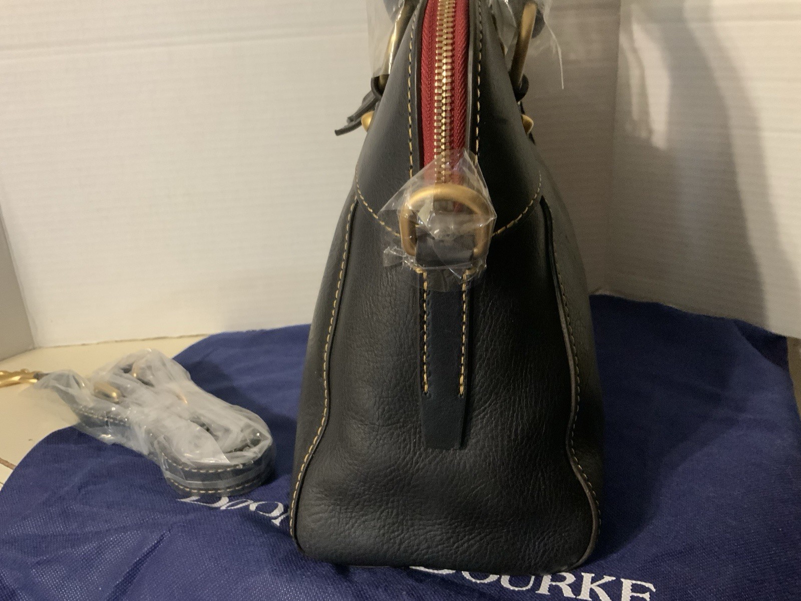 NWT Dooney & Bourke – Florentine Leather Cameron Crossbody in Navy Blue