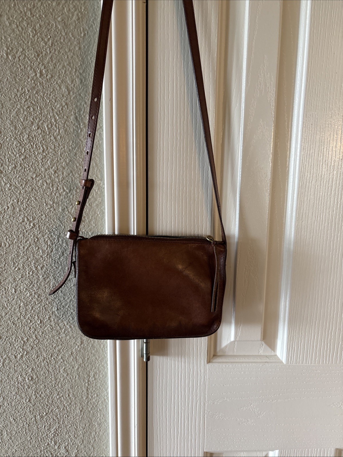Madewell Brown Leather Crossbody Bag – Distressed Vintage Style