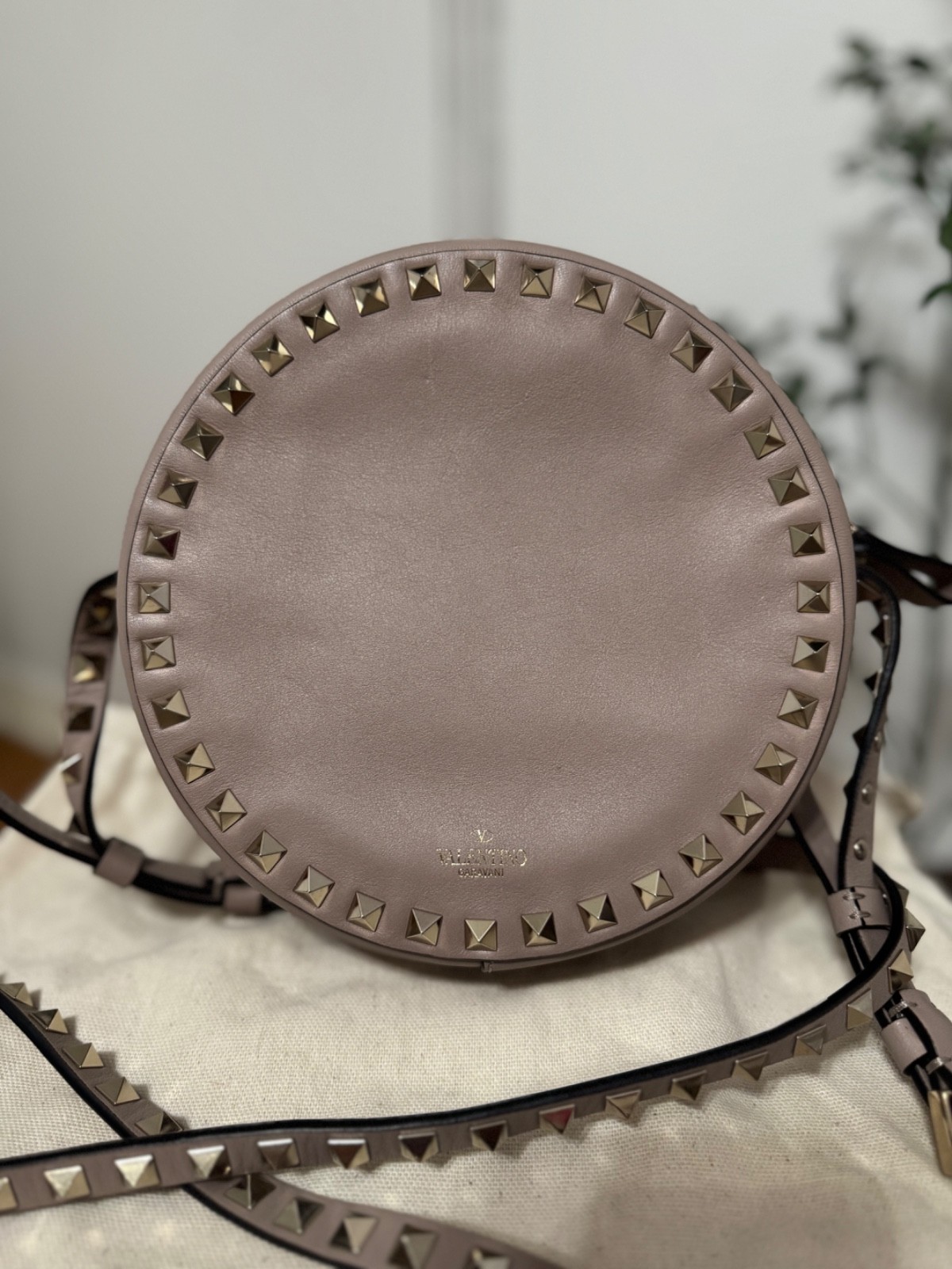 Valentino Small Round Rockstud Crossbody Bag in Poudre with Cards