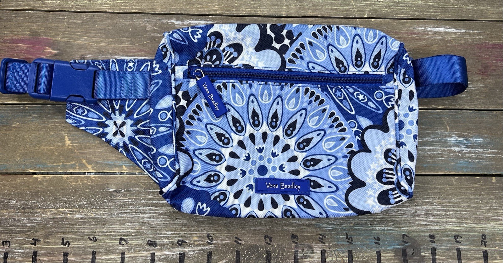 NWOT VERA BRADLEY Blue Star Medallion Fanny Style Pack Zipper Pockets Polyester