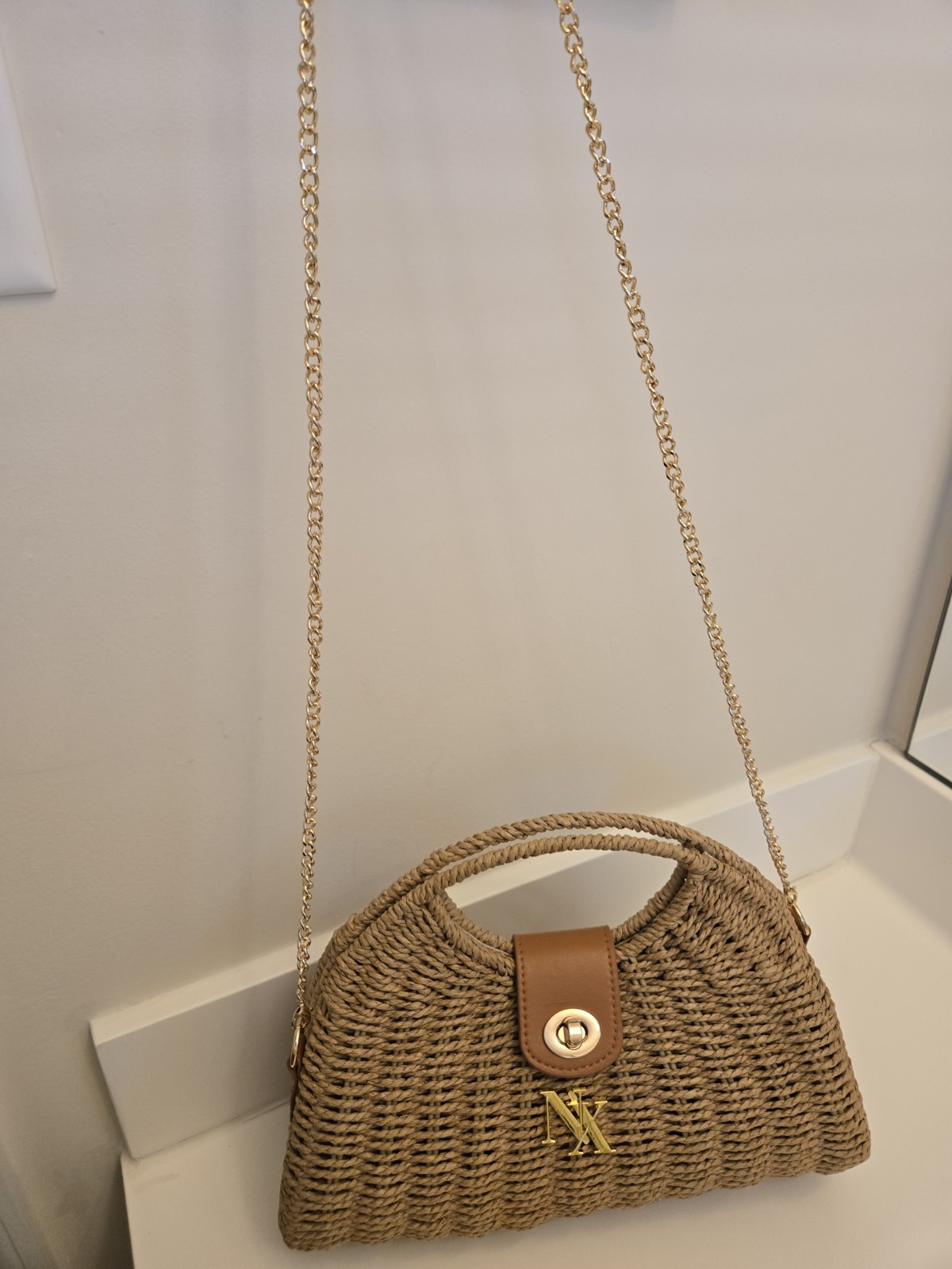 Small Beige Woven Top Handle Bag w/ Gold Chain Detachable Strap Turn Lock