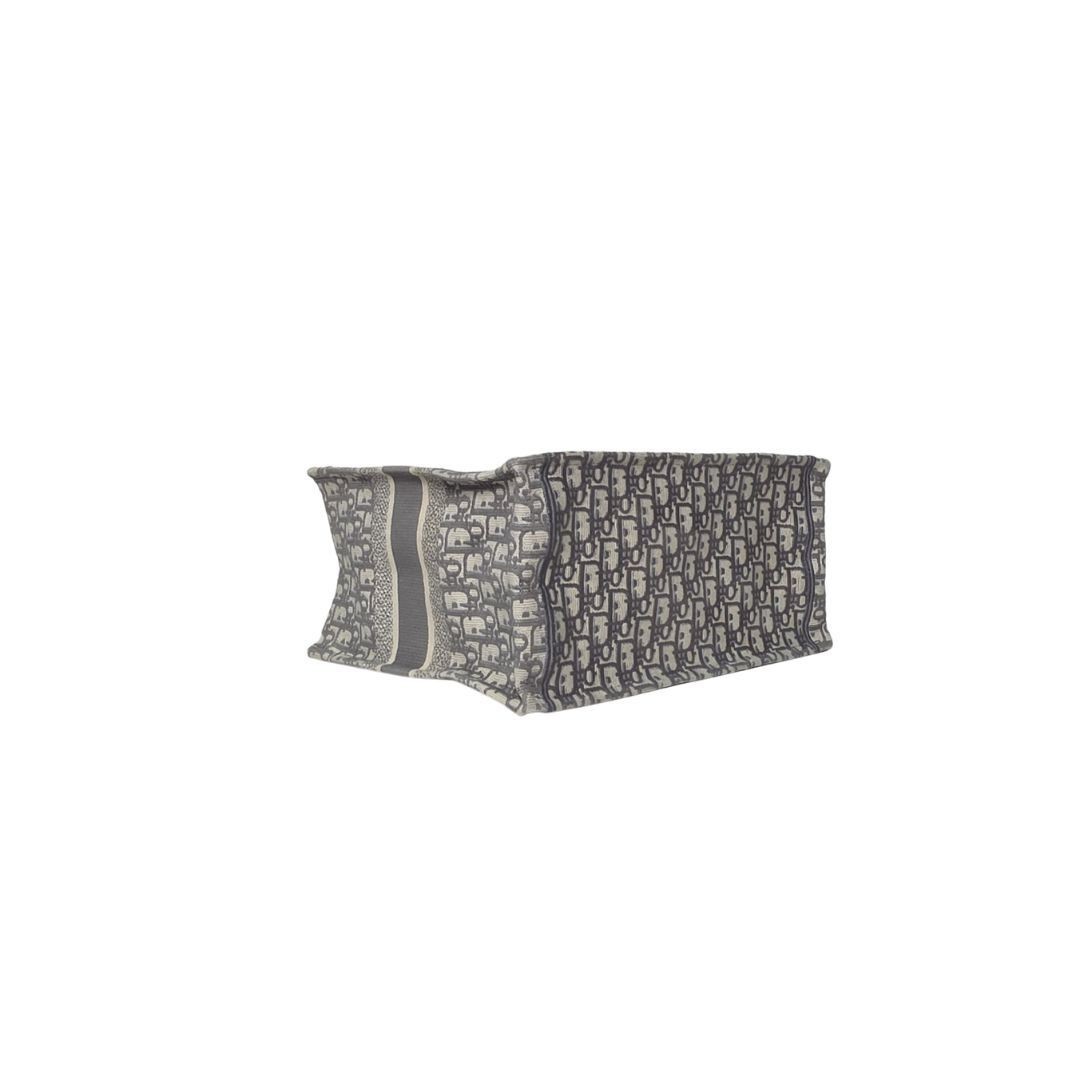 Dior Oblique Grey/White Book Tote 35x37x17cm SN: 62-MA-1210
