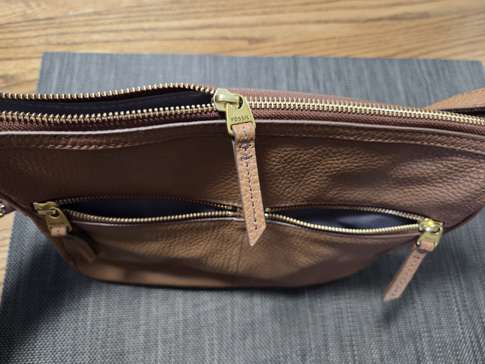FOSSIL CROSSBODY PURSE ~ SOFT PEBBLED LEATHER ~ BROWN ~ NEW w/ TAGS + FREE GIFT!