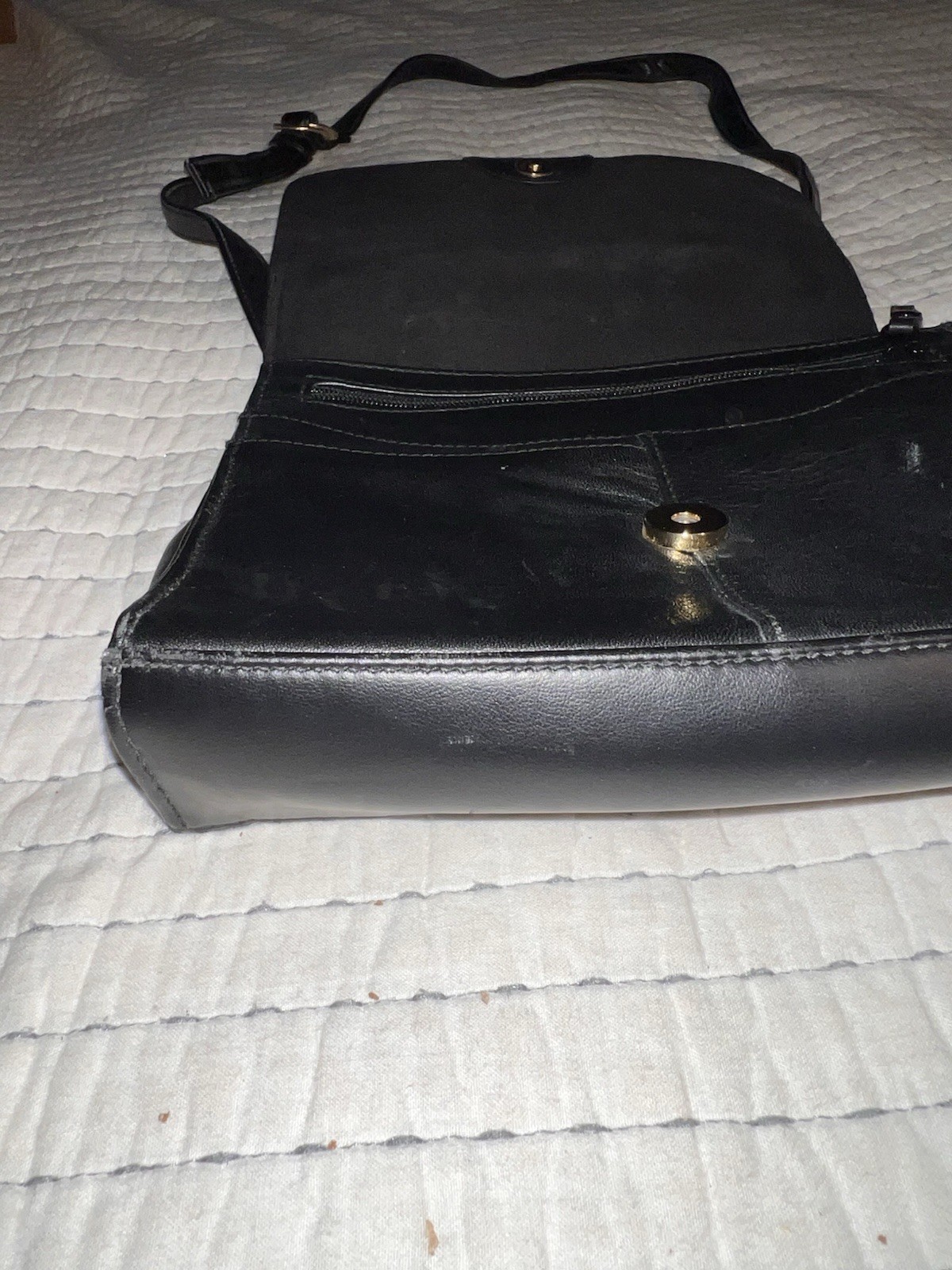 LEATHER SHOULDER BAG GOLD TRIMS