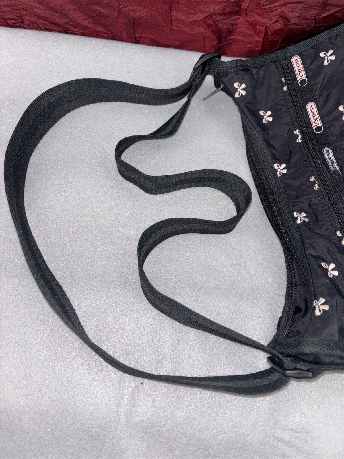 RARE LeSportSac Classic Hobo Embroidered BOWS Adjustable Crossbody W/Pouch GUC