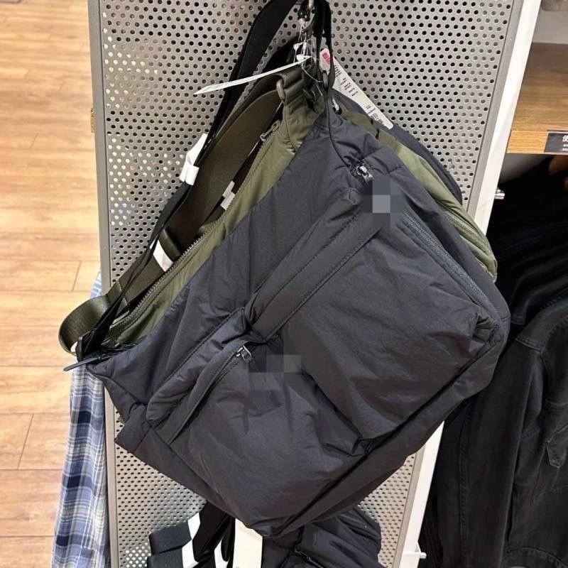 UNIQLO Multi Pocket Shoulder Bag 2 Colors Handbag For Men Women Messenger Bags