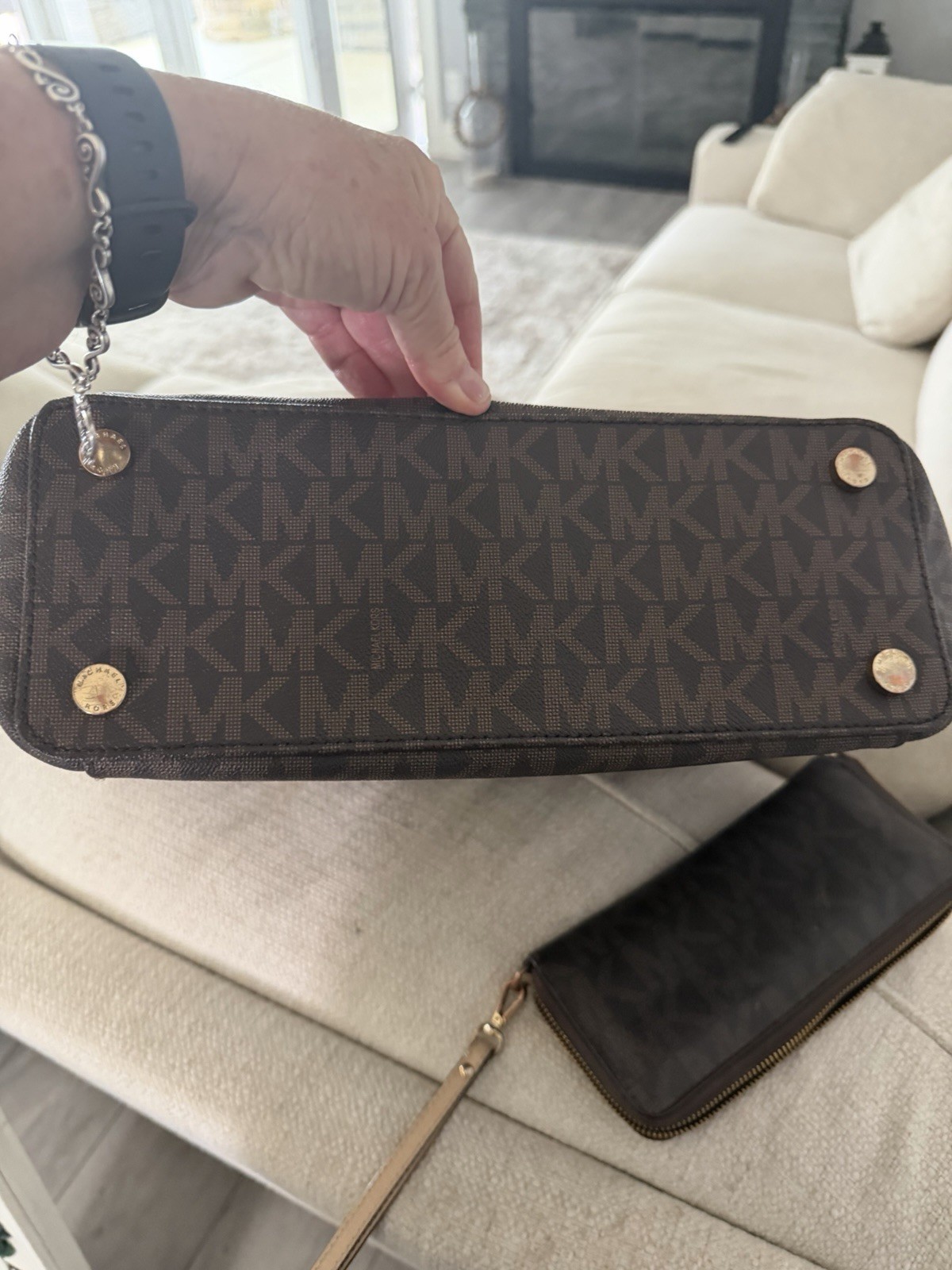 Michael Kors Brown Monogram Large Zip Tote & Zip-Around Wallet Set, Pockets